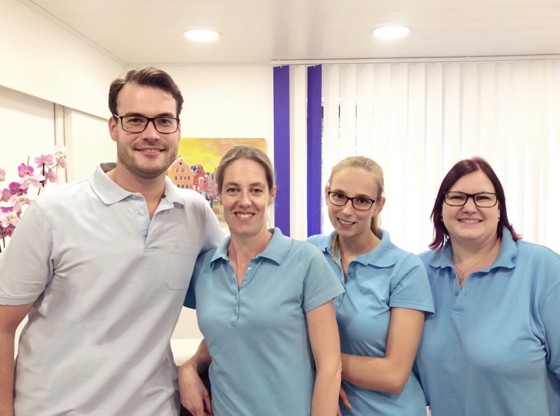 Das Team der Zahnarztpraxis Johannes Adolf in Adlkofen